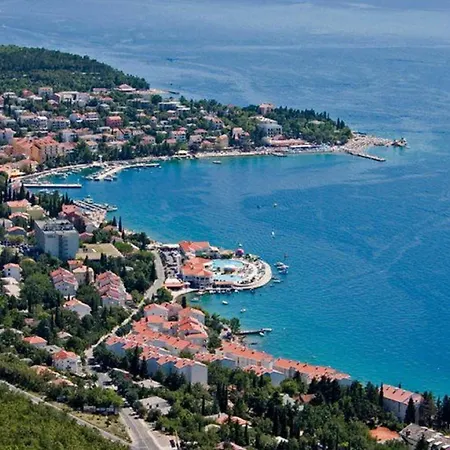 Spacious With Terrace * Crikvenica