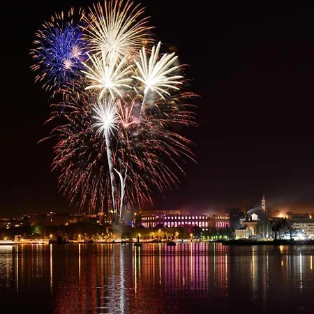 In With Sea View Tatil Evi